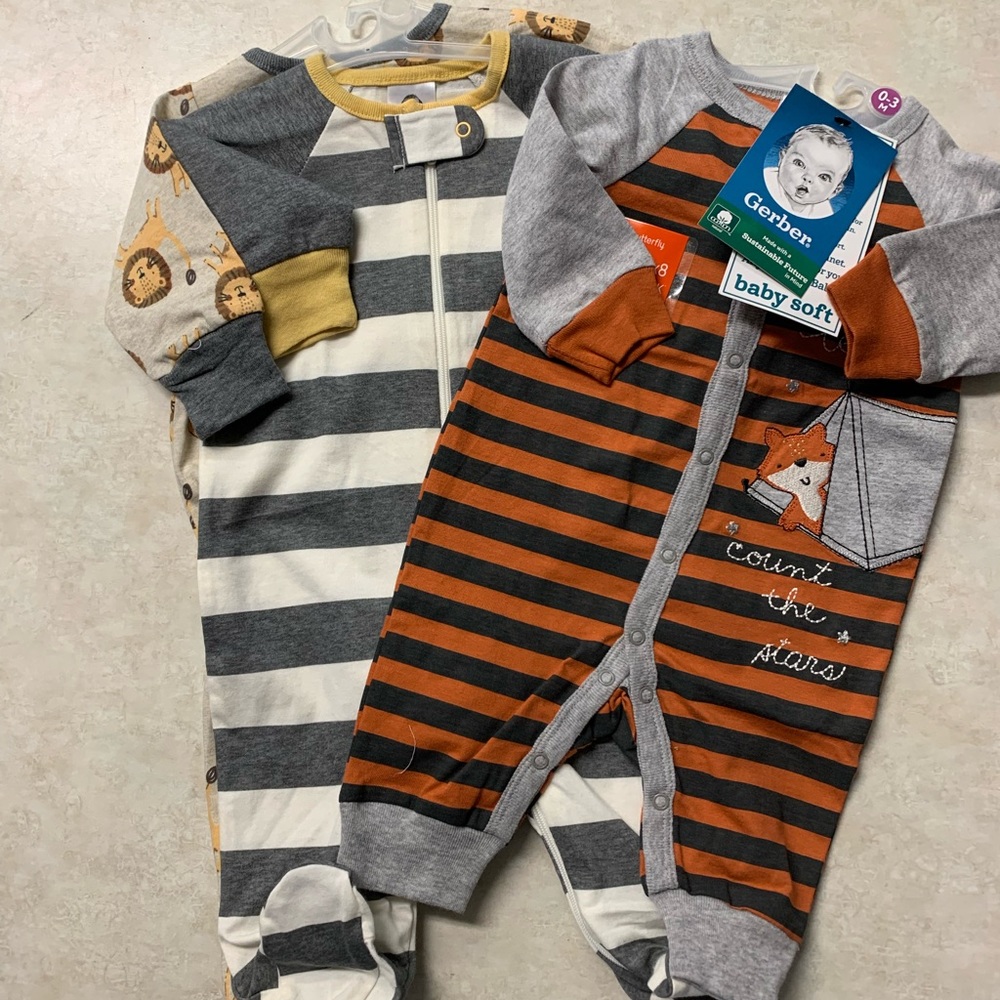 2pack of sleep,N,play and 1 GB PK coverrall size 0/3 months.3 in all
